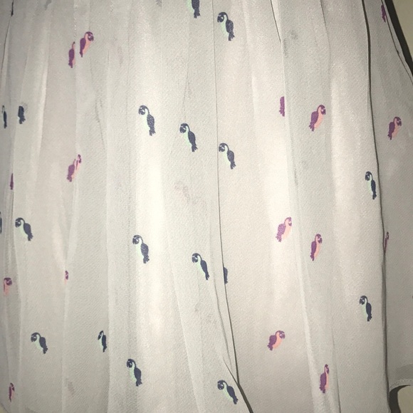 BCBG generation parrot print pleat chiffon skirt. - Picture 8 of 8
